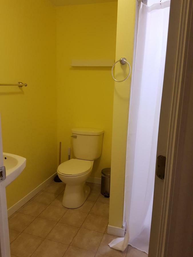 Small Town Bound Inn Montague Room photo